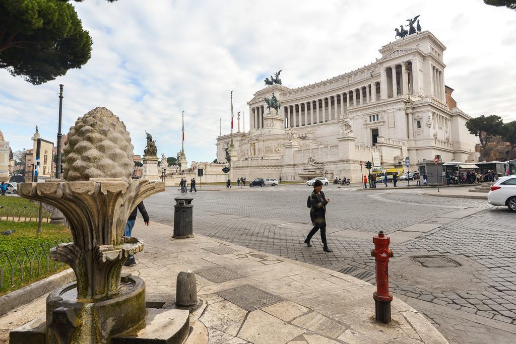 CS Piazza Venezia Apartment Roma Esterno foto