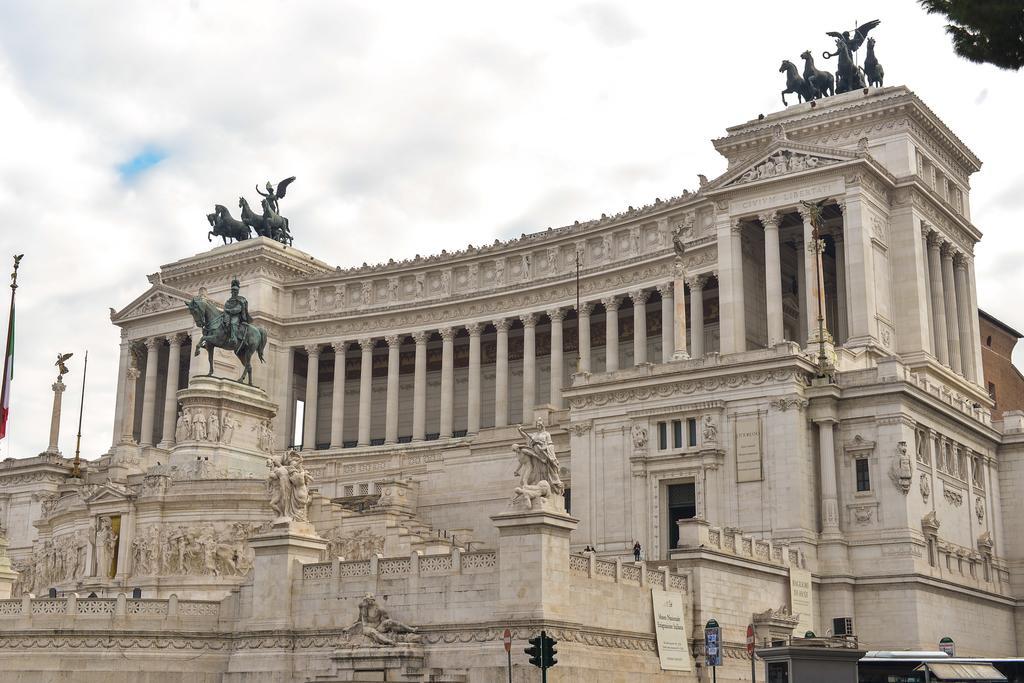 CS Piazza Venezia Apartment Roma Esterno foto